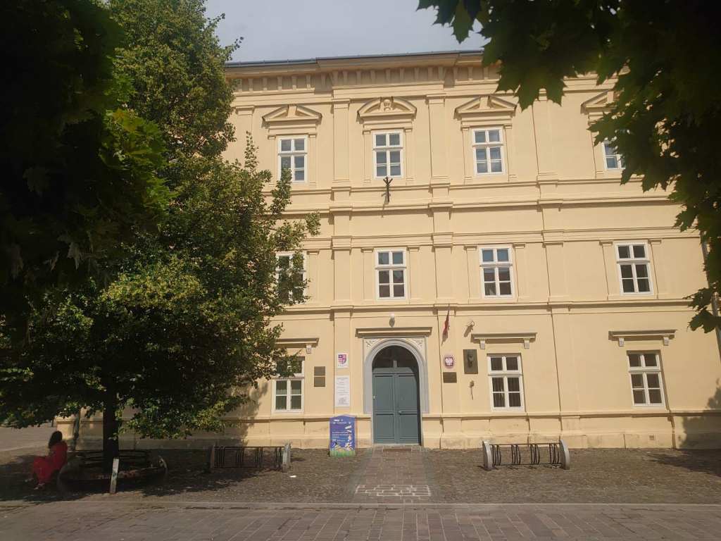 Krajská knižnica P.O.H. (Centrum regionálnych dokumentov)