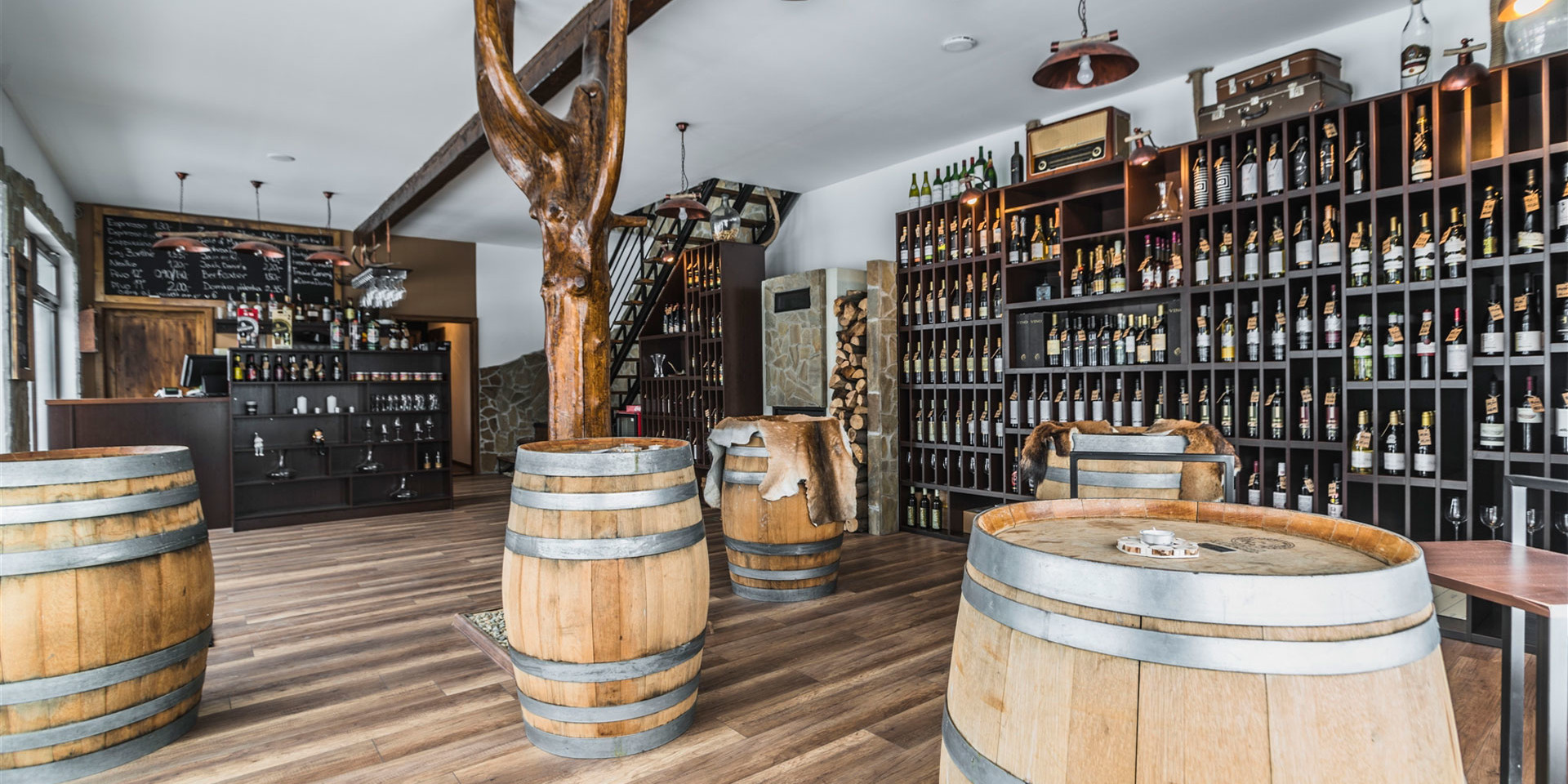DAMA DAMA wine shop & wine bar